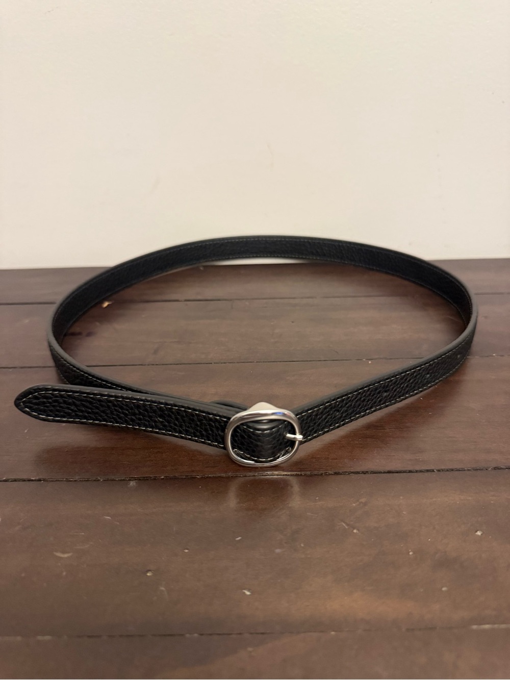 Coach Black Pebbled Leather Belt Silver Tone Oval Buckle Contrast Stitching